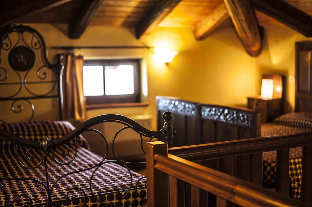 Azienda Agrituristica Alcastle Montabone Екстериор снимка