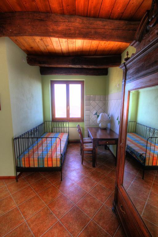 Azienda Agrituristica Alcastle Montabone Екстериор снимка